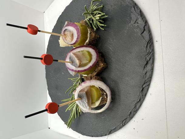 Канапэ «Селедочка закусочная» Канапэ «Селедочка закусочная»