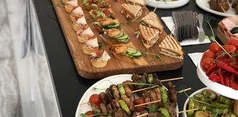 Фуршетный сет с горячими закусками на 18-20 персон