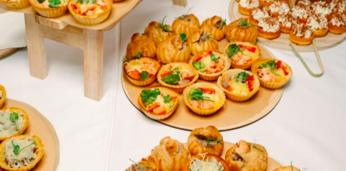 Ассорти закусок и канапе на 46-50 персон