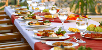 Банкет с обслуживанием на 28-33 персоны